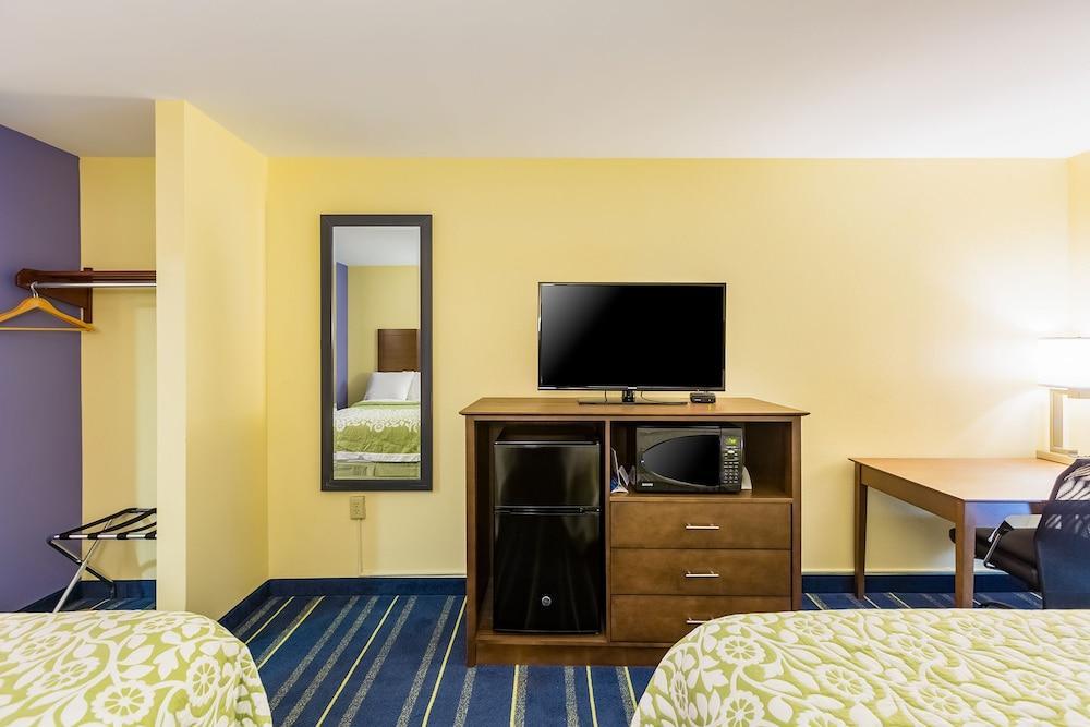 Days Inn By Wyndham Hartford/Closest Downtown Exterior foto