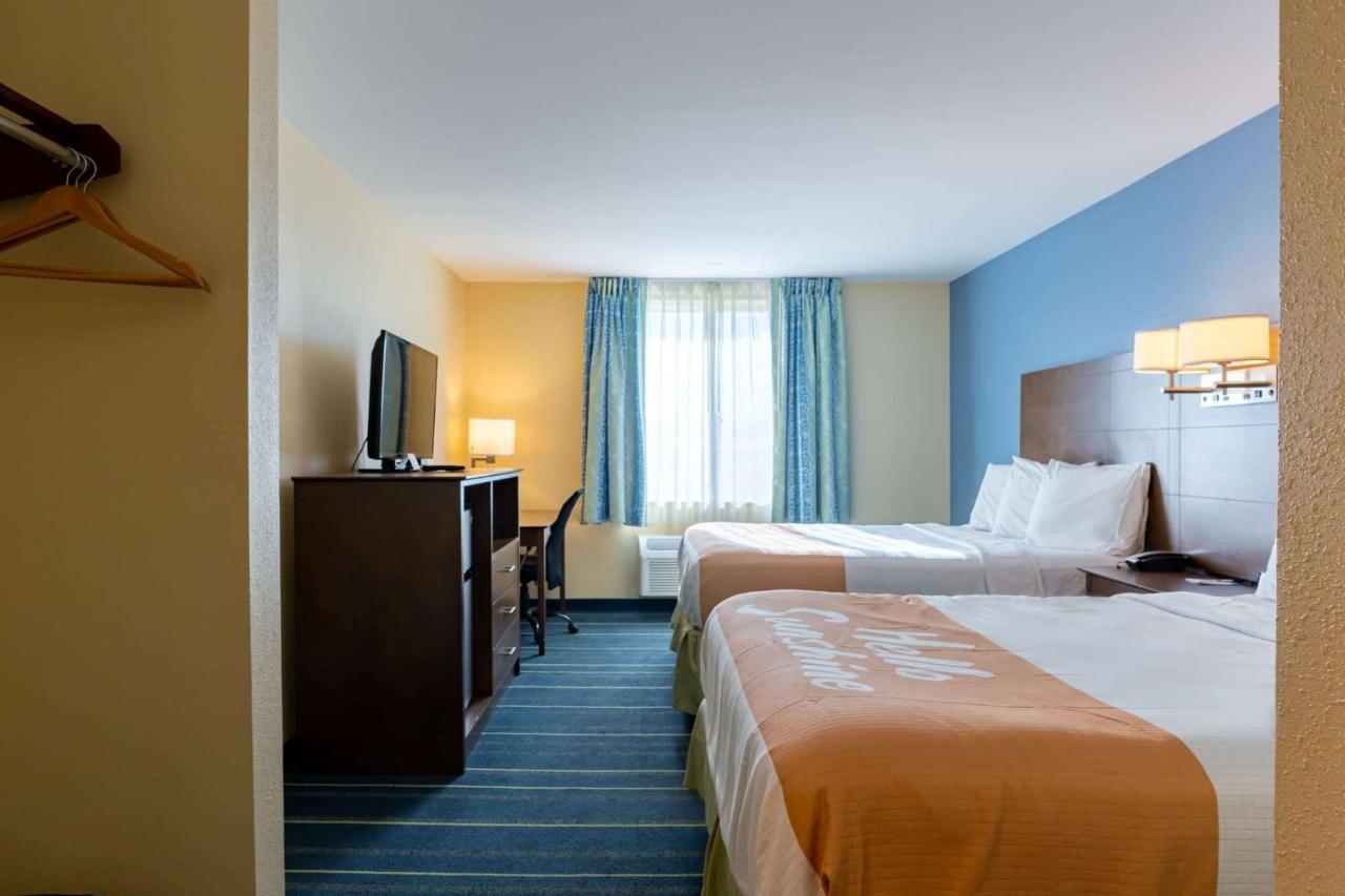 Days Inn By Wyndham Hartford/Closest Downtown Exterior foto