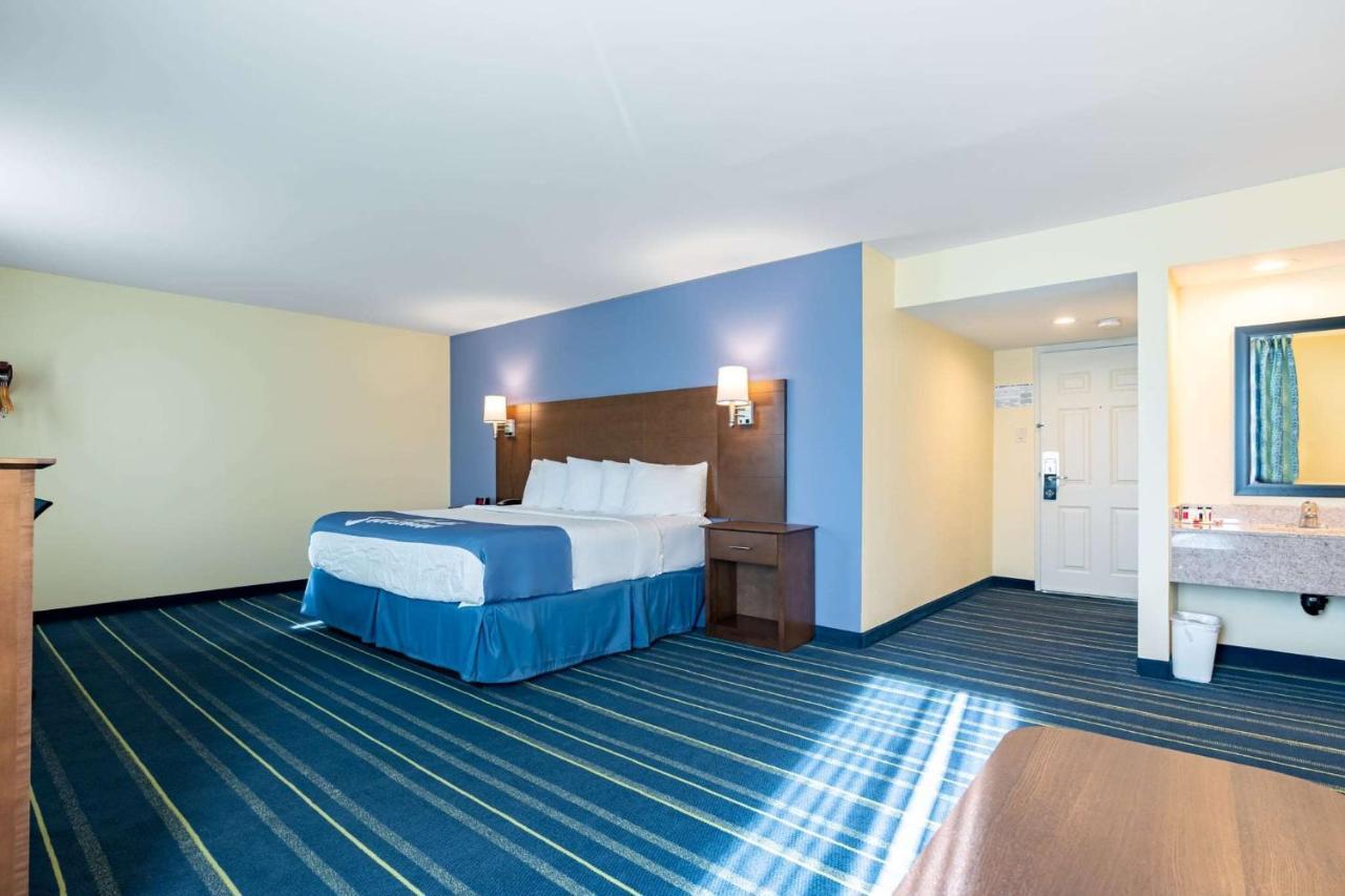 Days Inn By Wyndham Hartford/Closest Downtown Exterior foto
