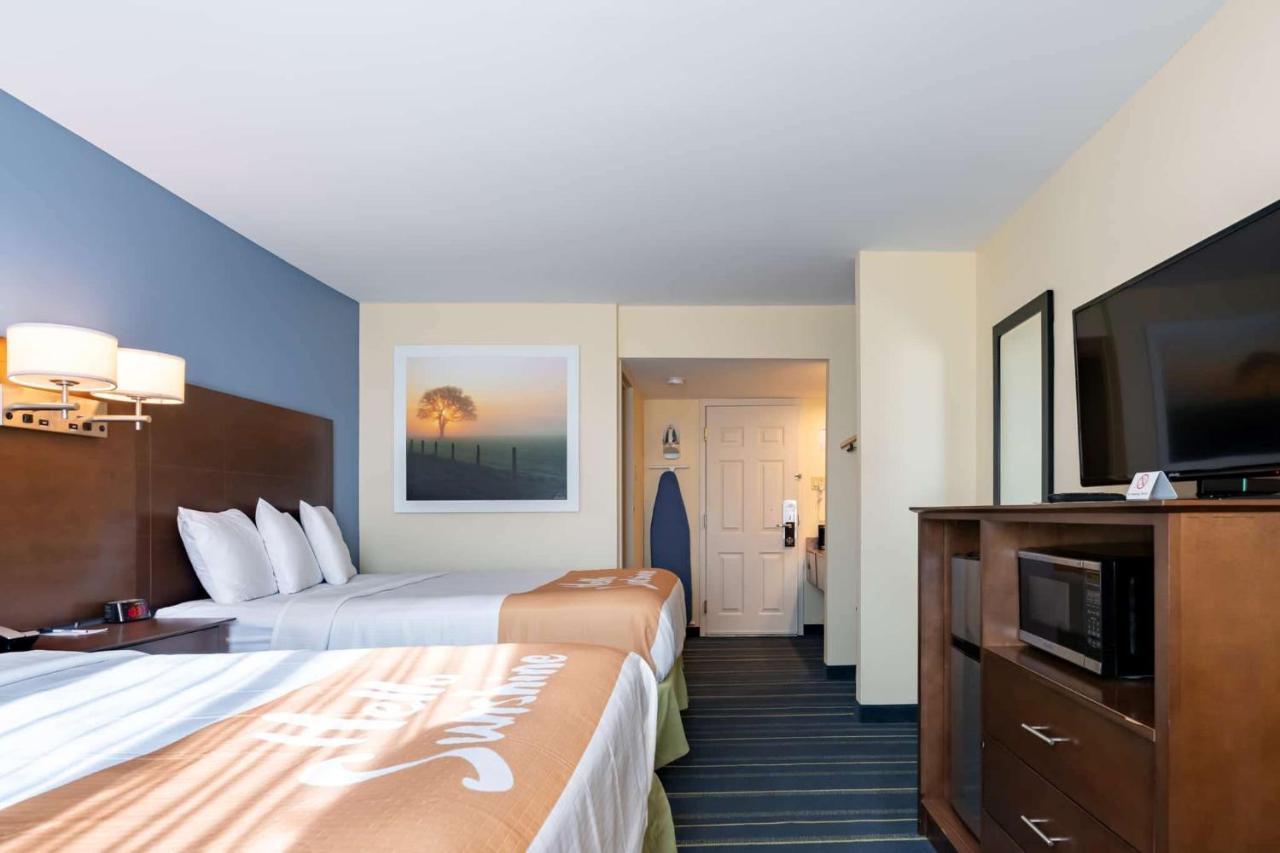 Days Inn By Wyndham Hartford/Closest Downtown Exterior foto