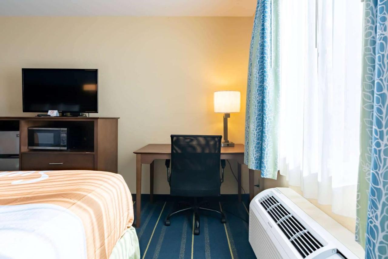 Days Inn By Wyndham Hartford/Closest Downtown Exterior foto