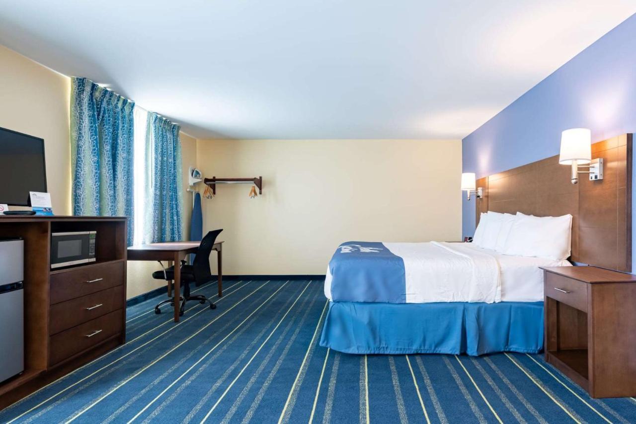 Days Inn By Wyndham Hartford/Closest Downtown Exterior foto